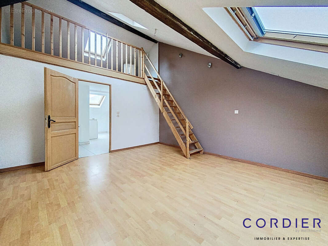 Appartement à ALGRANGE
