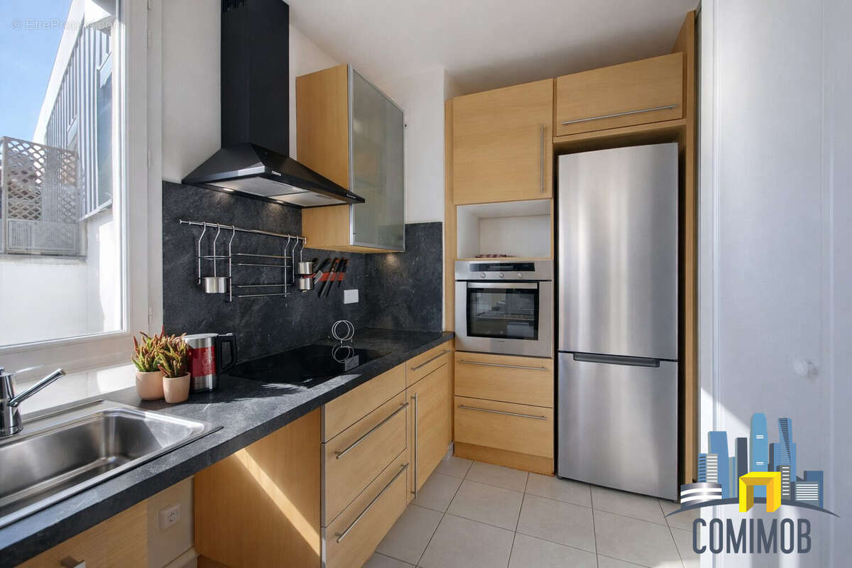Appartement à COURBEVOIE