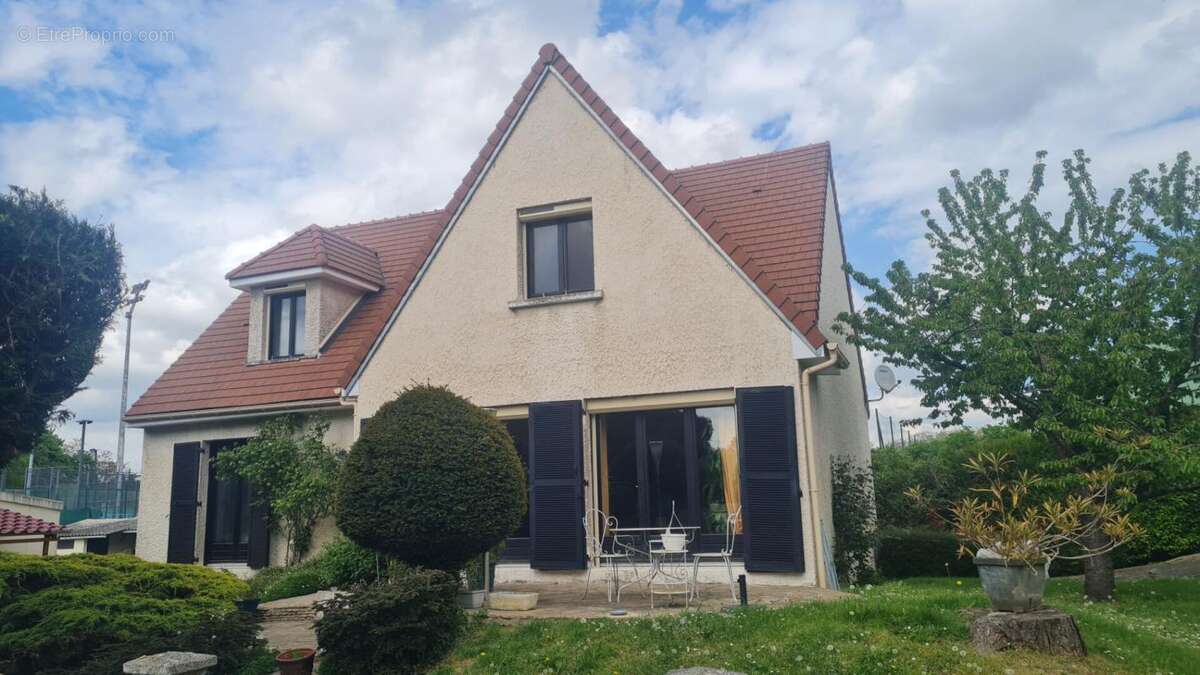 Maison à SAINT-OUEN-L'AUMONE