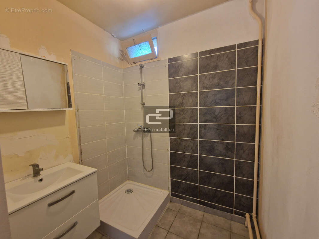 Appartement à GENAY