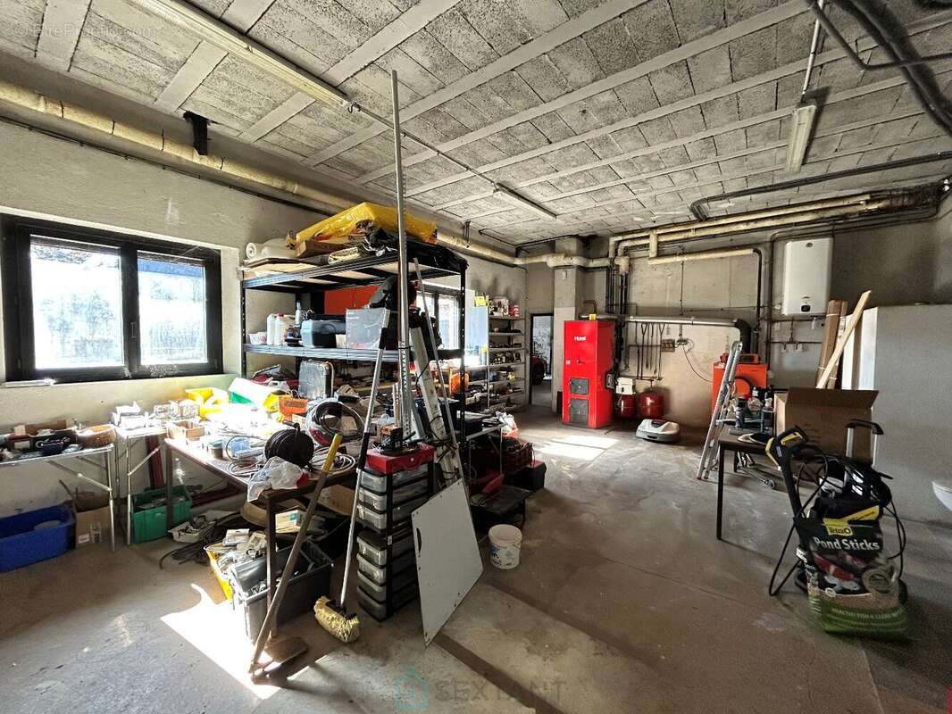 Propriété d'exception  274 m² habitables + 699 m² de dépendances et garages - photo 24