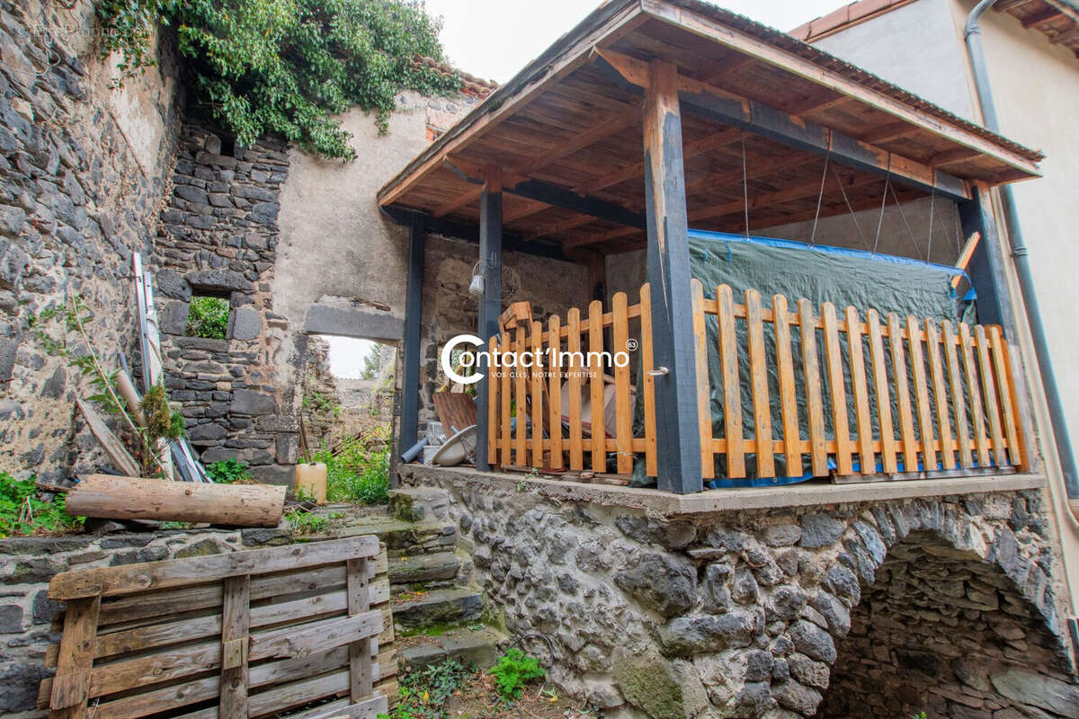 Maison 75 m² à Tourzel-Ronzieres  - photo 8
