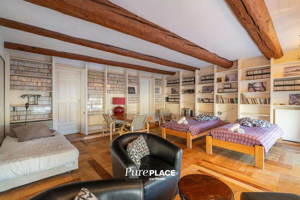 Appartement à MARSEILLE-1E