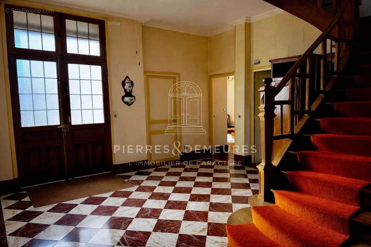 Maison à BRINON-SUR-SAULDRE