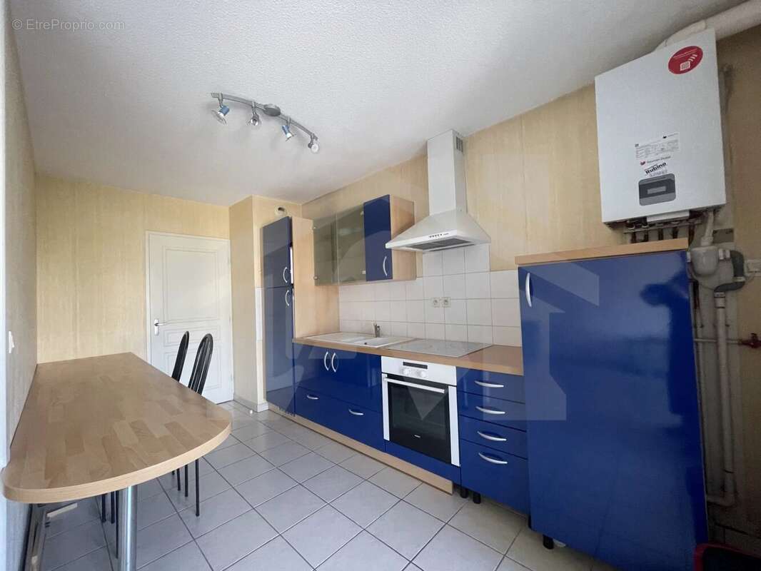 Appartement à SAINT-MARTIN-D'HERES
