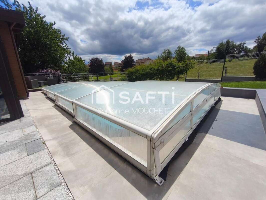 Maison 189 m² à Saint-Dizier-L'eveque  - photo 8
