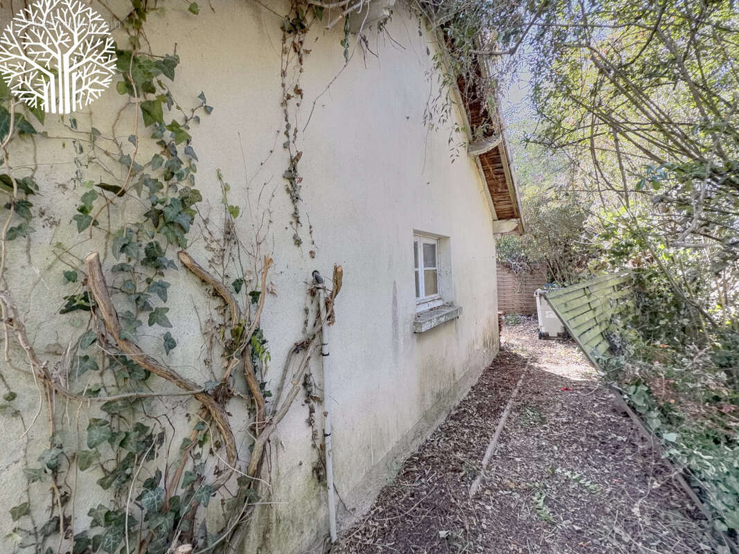 Maison d'habitation a renover - photo 8