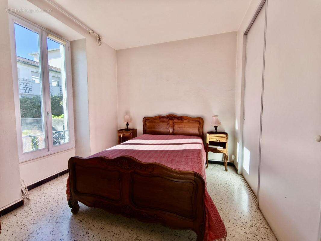 Maison à SAINT-LAURENT-DU-VAR