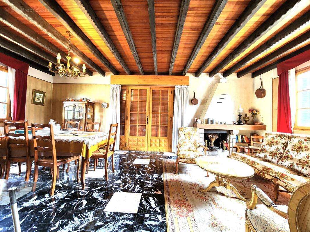 Maison à CHENOVE