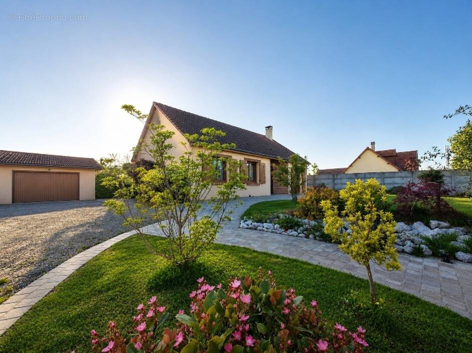 Maison à SAINT-MARTIN-EN-CAMPAGNE