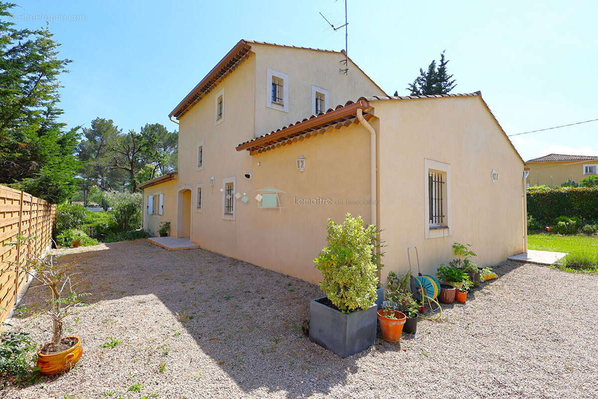 Maison à PEYMEINADE