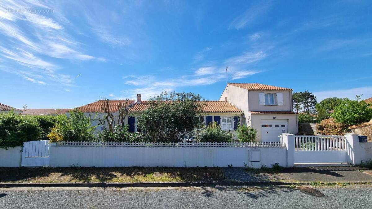 Photo 1 - Maison à LA JARNE