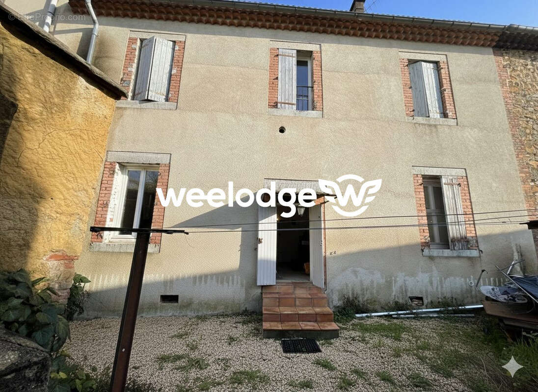 Appartement à MEYRANNES