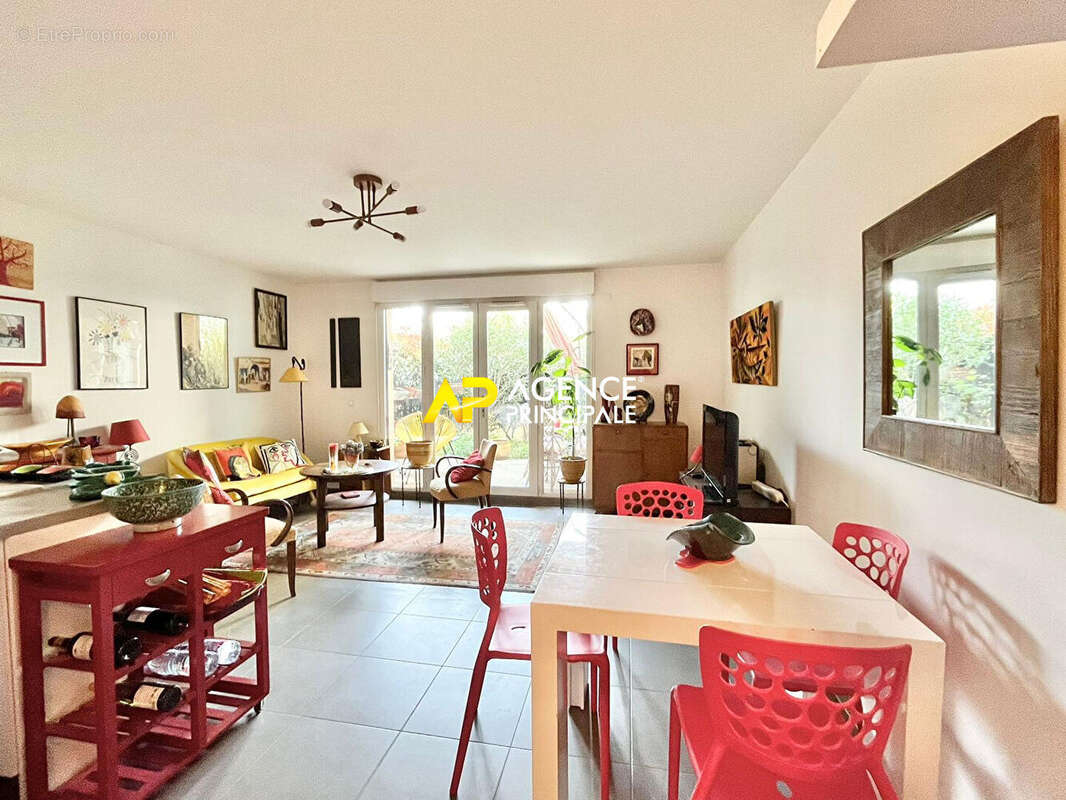 Appartement à SARTROUVILLE