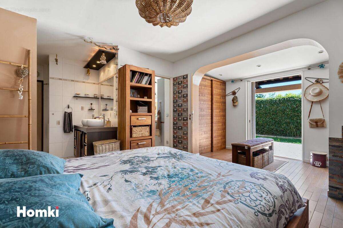 Maison à VILLENEUVE-LOUBET