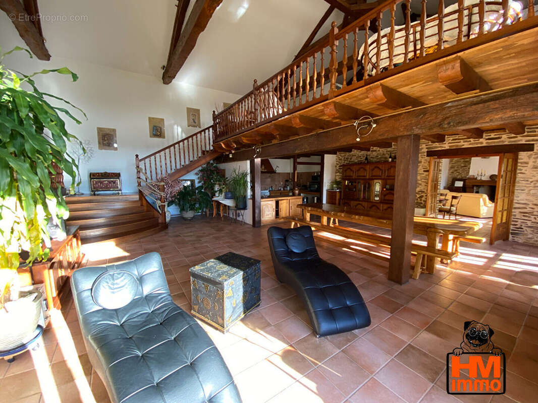 Maison à SAINT-YRIEIX-LA-PERCHE