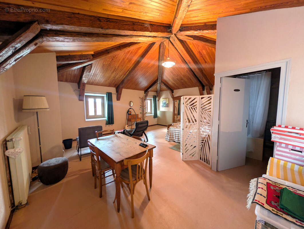 Maison à COUCOURON
