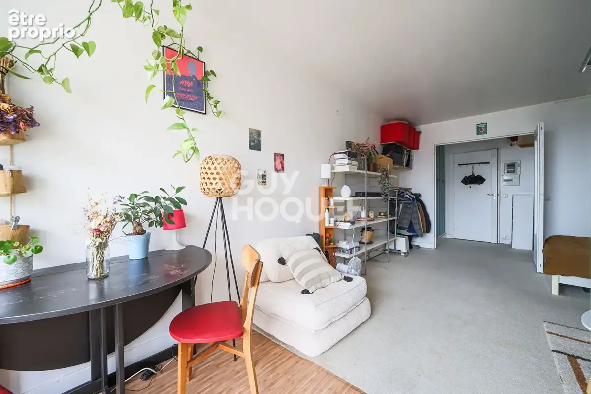 Guy Hoquet Oberkampf  Exclusivité : Studio - 32,08m2 - Quartier Gambetta - photo 4