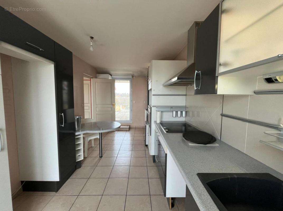 Appartement à SATHONAY-CAMP