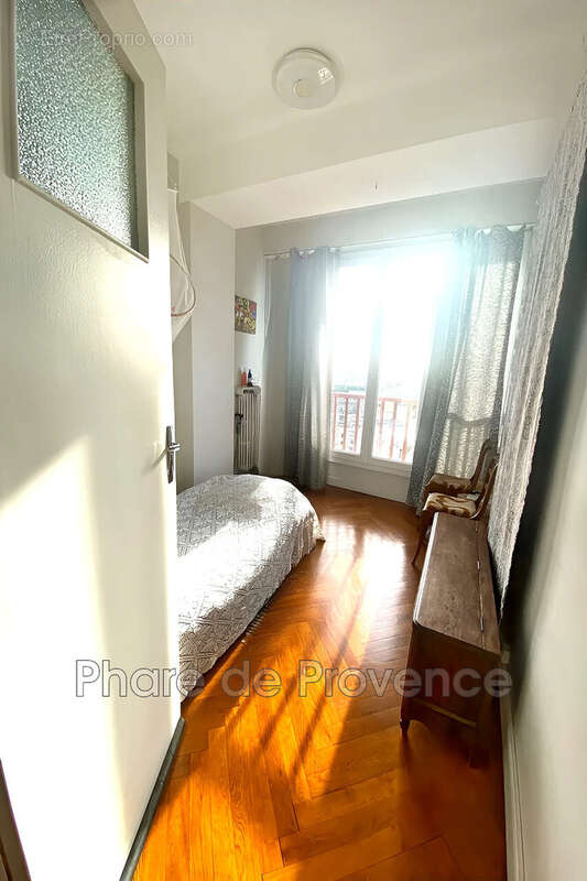 Appartement à MARSEILLE-2E