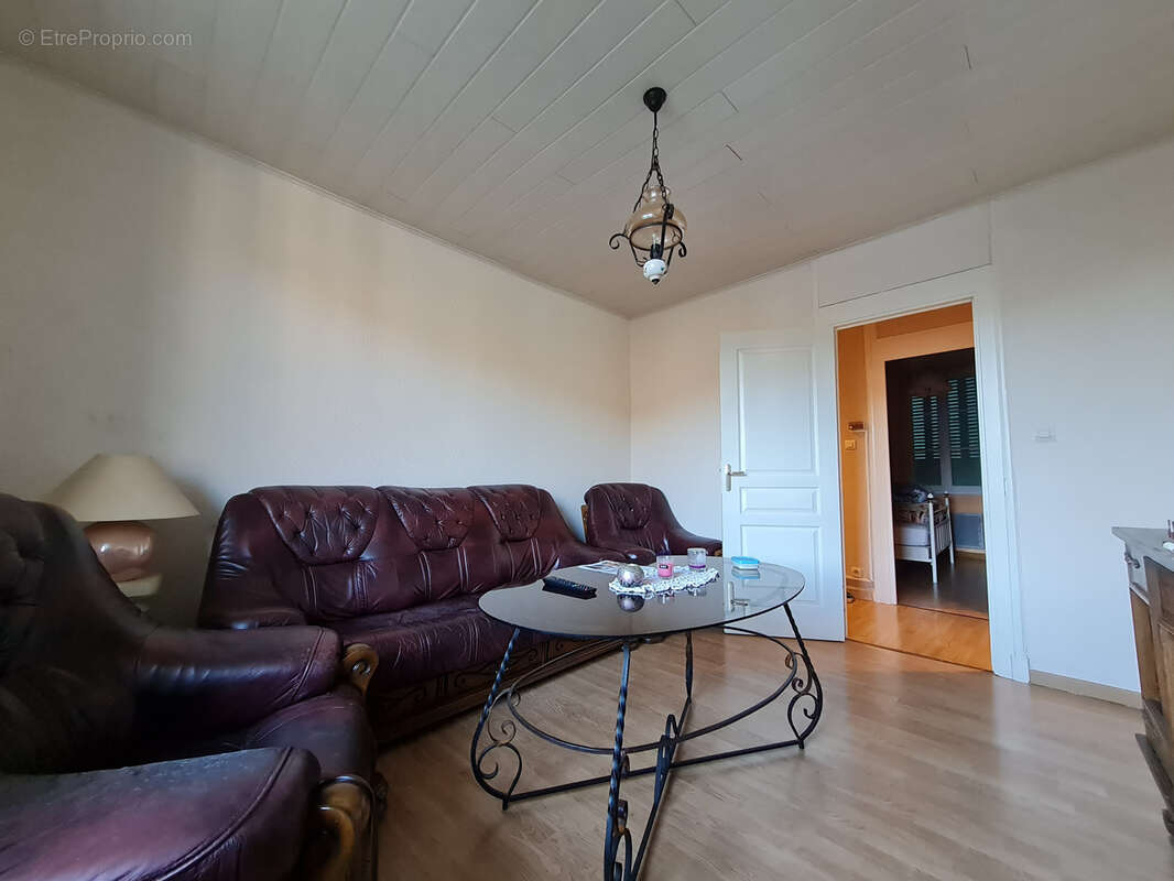 Maison à DESAIGNES