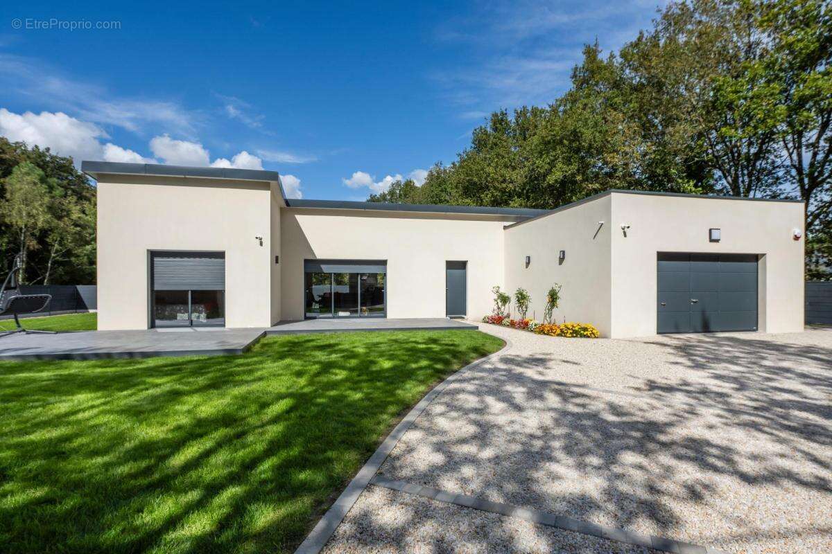 Maison plain-pied 138 M2 proche du centre de Férel - photo 2