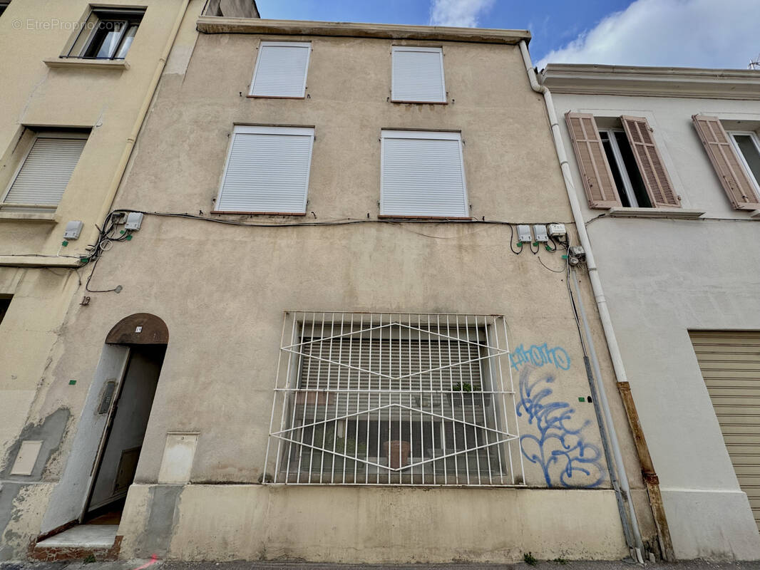 Appartement à MARSEILLE-5E