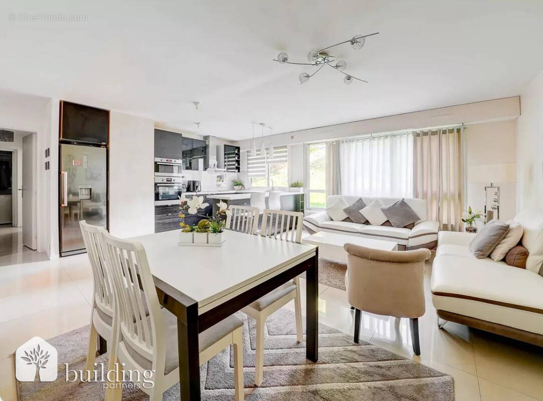 Appartement à COURBEVOIE