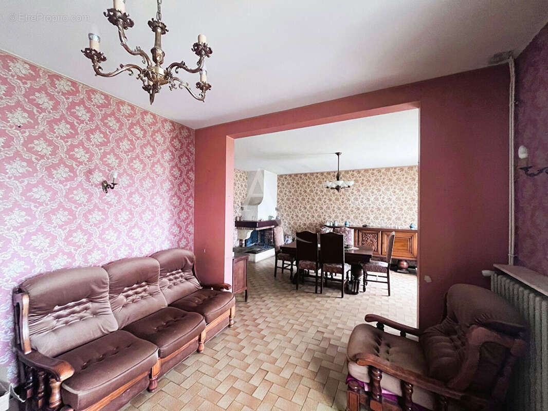 Maison à MONDONVILLE