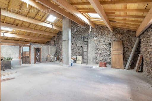 Appartement à CRAPONNE-SUR-ARZON