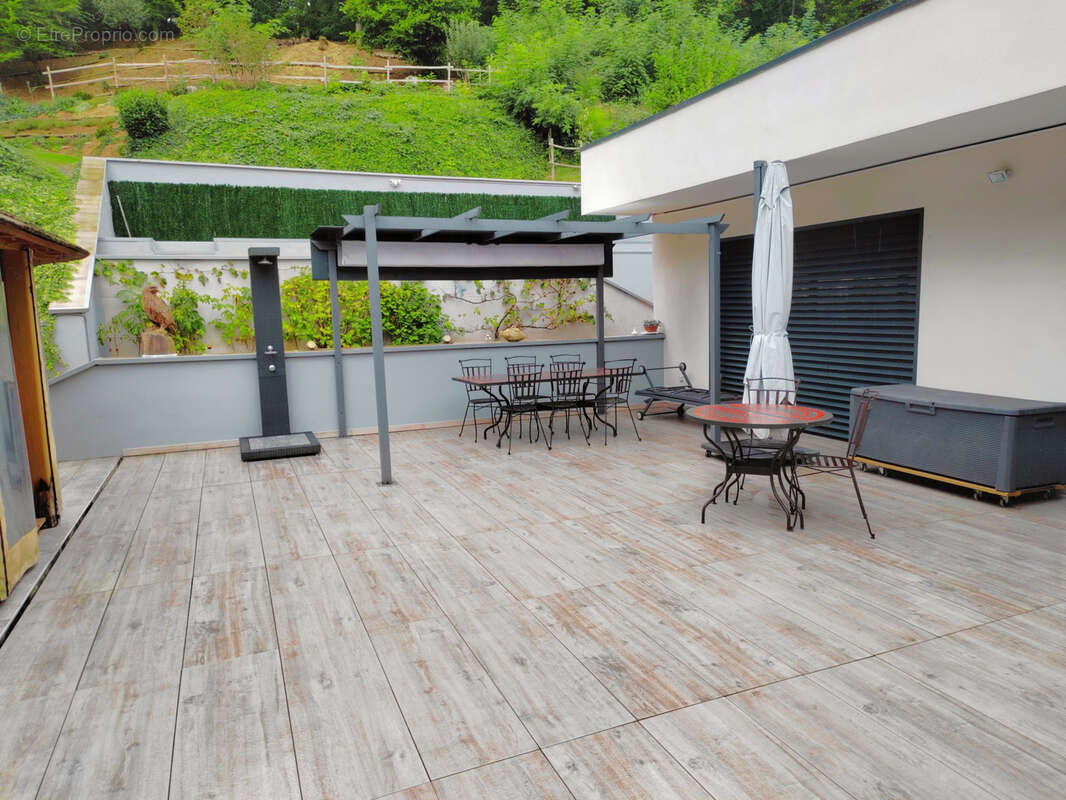 Maison à CHARBONNIERES-LES-BAINS