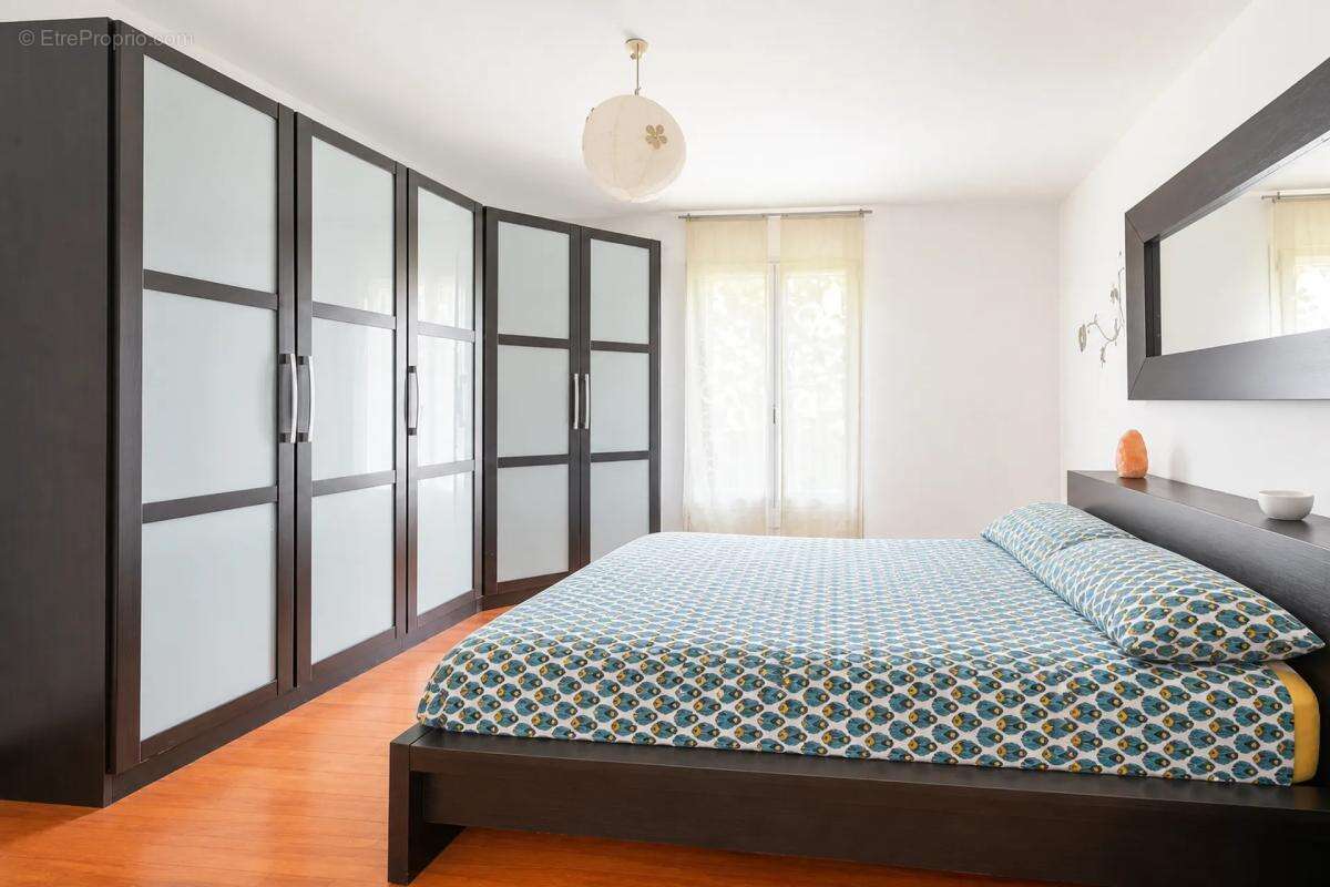 Maison familiale moderne de 200 m² avec jardin spacieux - photo 21