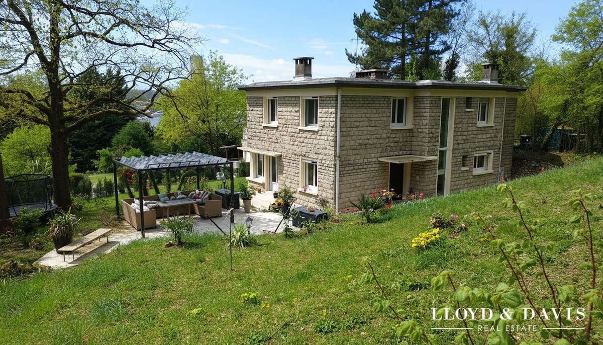 Maison à VERNEUIL-EN-HALATTE