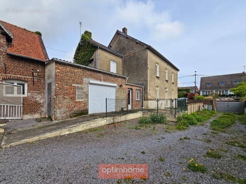 Maison à CROISILLES
