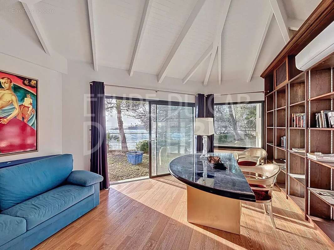 Maison à ROQUEBRUNE-SUR-ARGENS