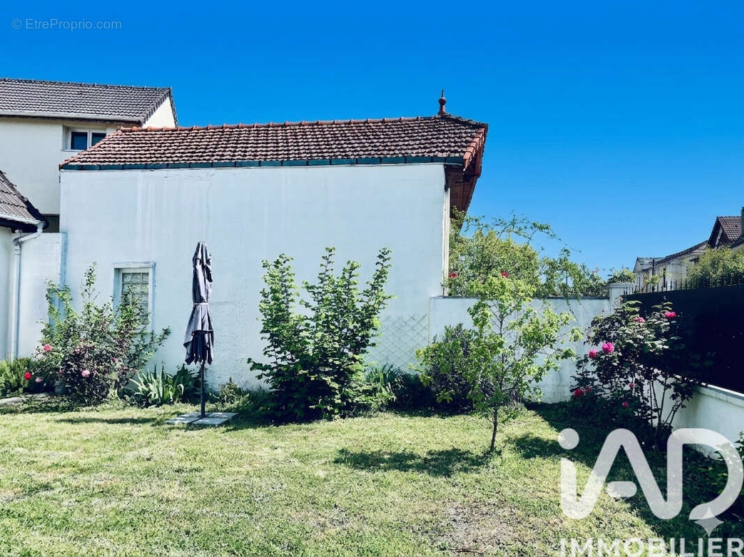Photo 2 - Maison à LE BLANC-MESNIL