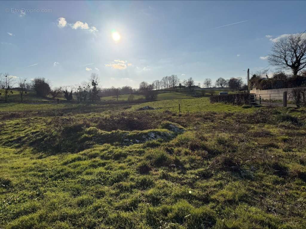 Terrain à ECUISSES
