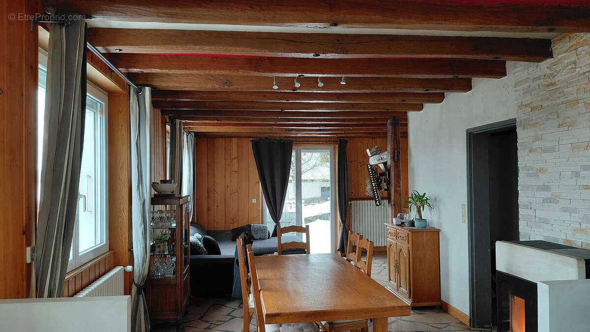 Maison à ORCHAMPS-VENNES