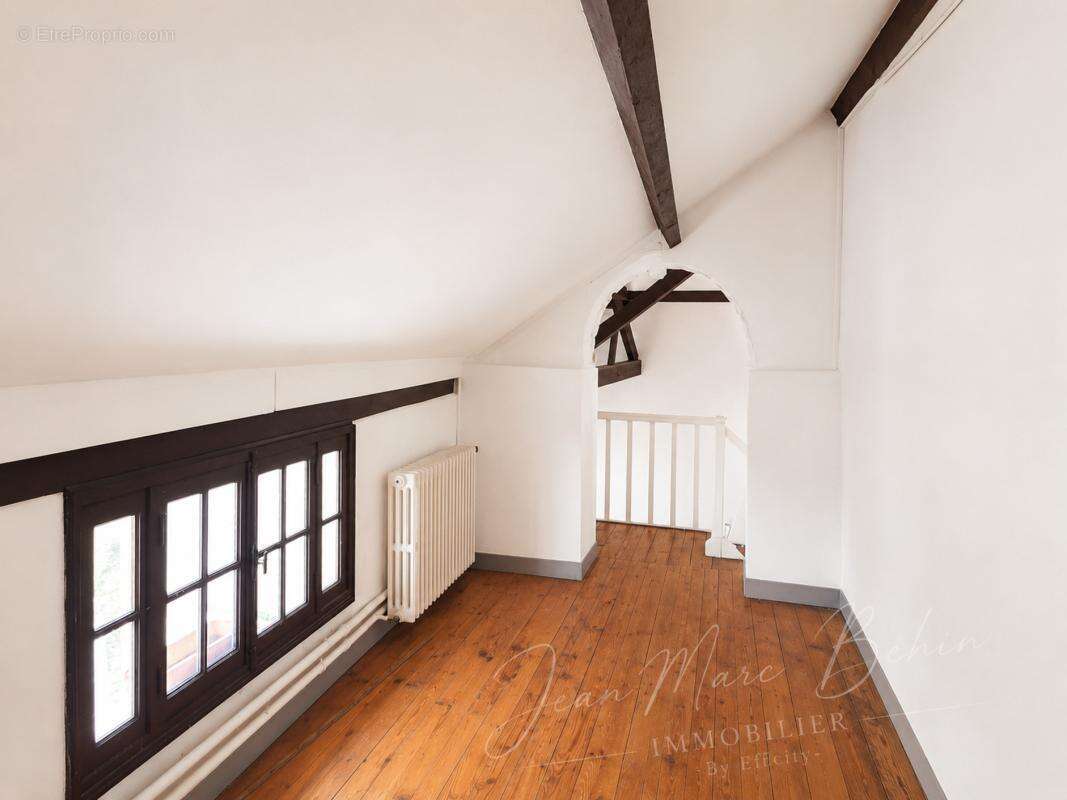 Maison à HOUDAN
