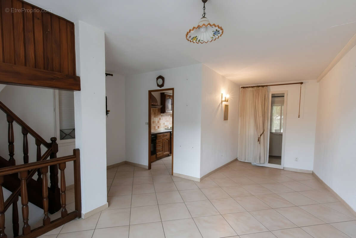 Maison à PUGET-SUR-ARGENS