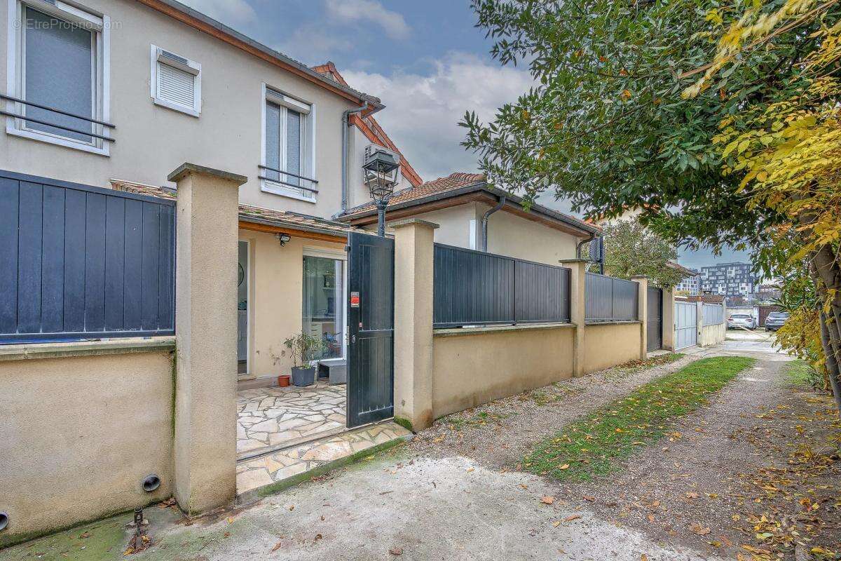 Maison à CHOISY-LE-ROI