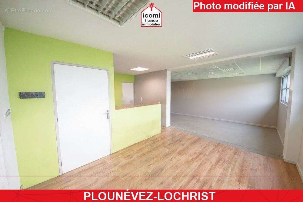 Autre à PLOUNEVEZ-LOCHRIST