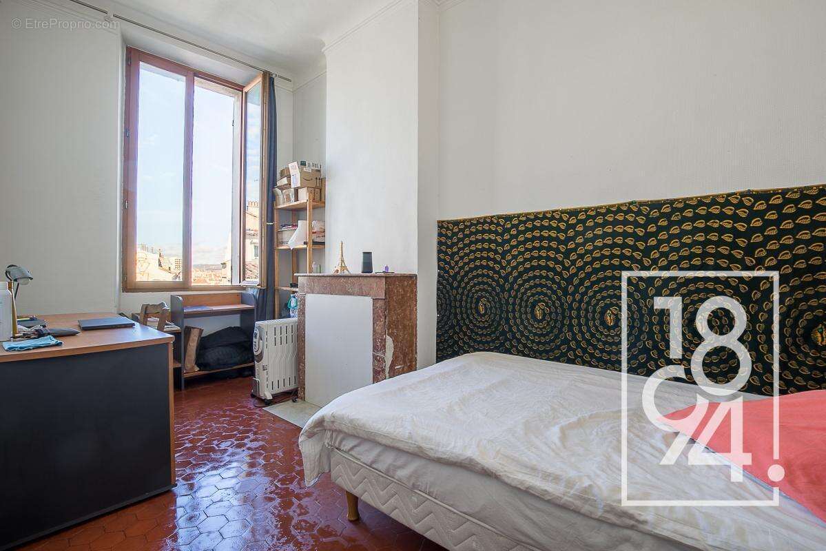 Appartement à MARSEILLE-1E