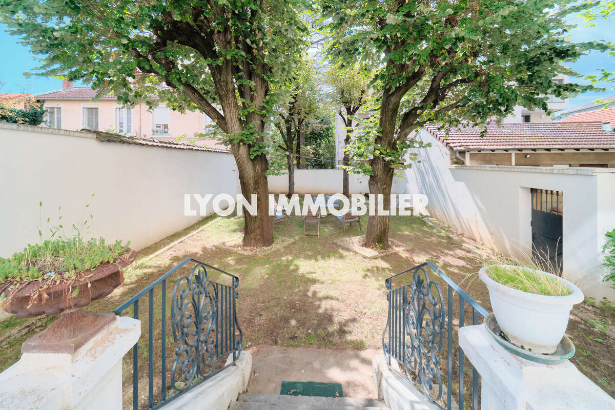 Maison à LYON-8E