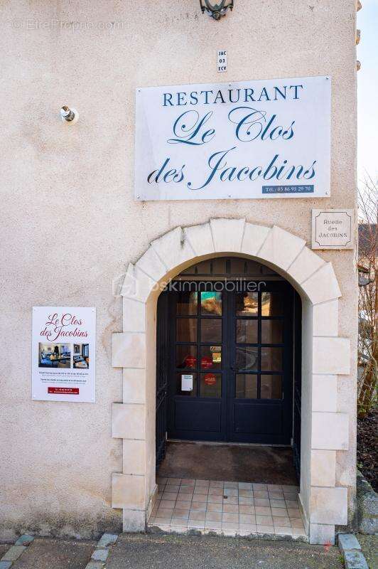 Commerce à SENS