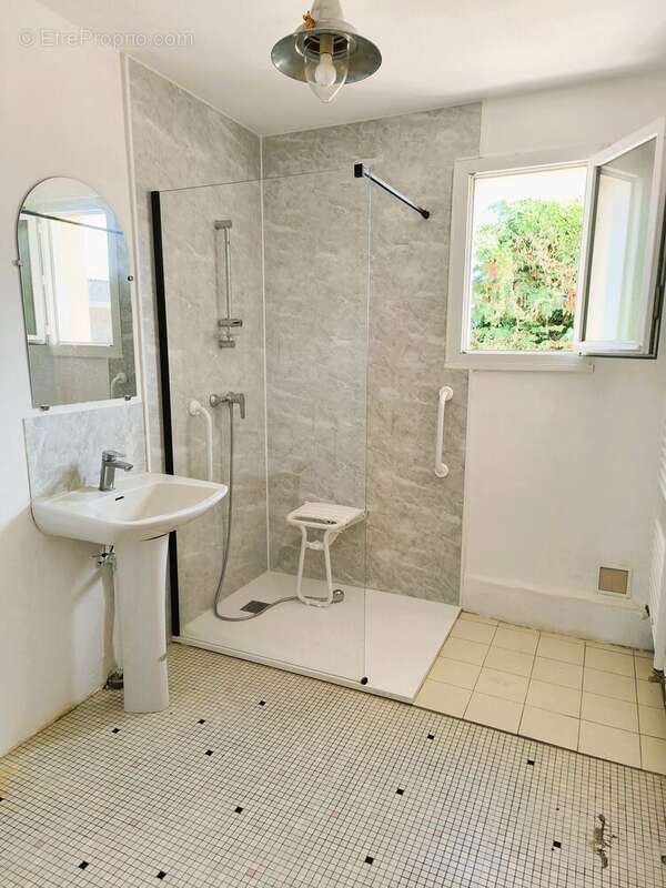 Maison à LA MENITRE