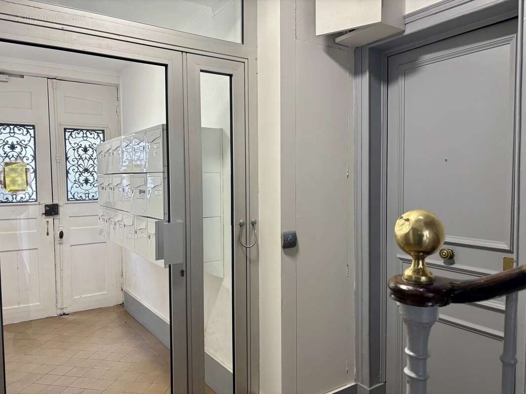 Appartement à PARIS-17E