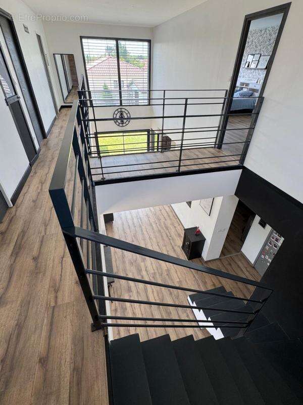 Maison 158 m² à Anthon  - photo 3