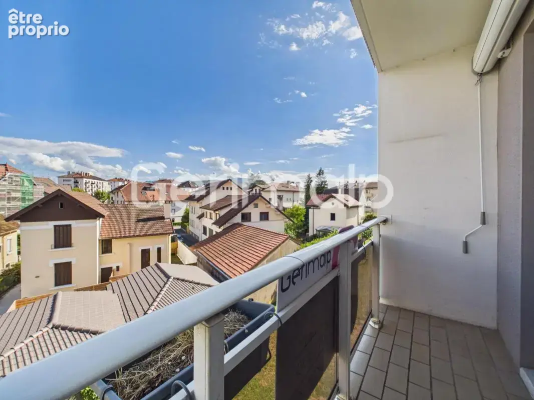 Vente - Appartement - 4 pièces + cuisine - 78 m² - 380 000 € - - photo 8