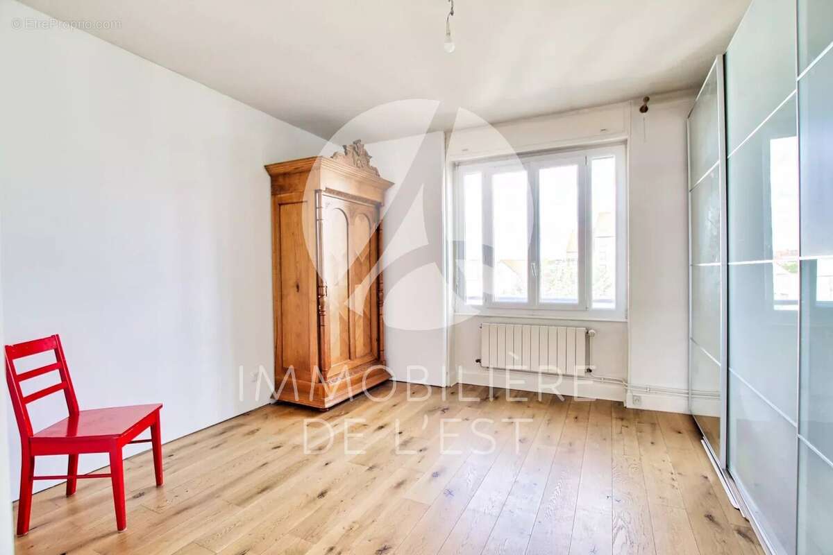 T4 - LYON 8 - 75m² - photo 5